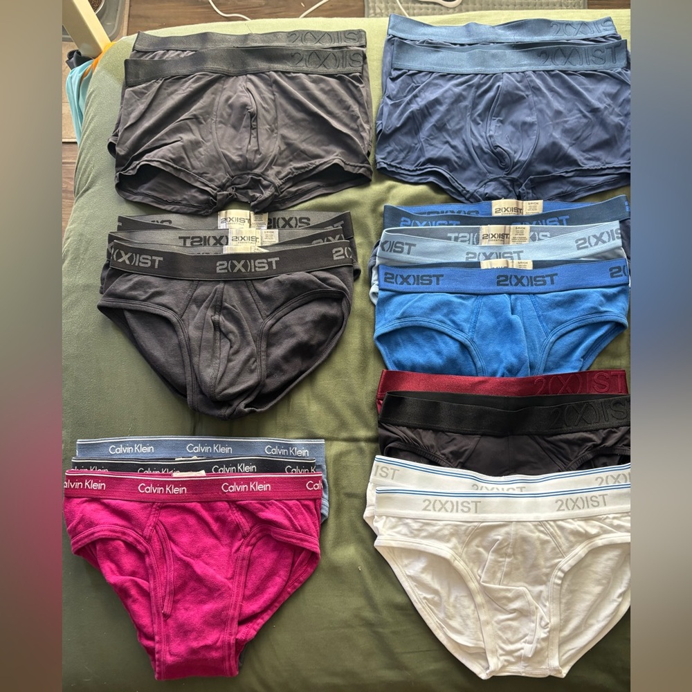 17 pairs of briefs and square briefs.